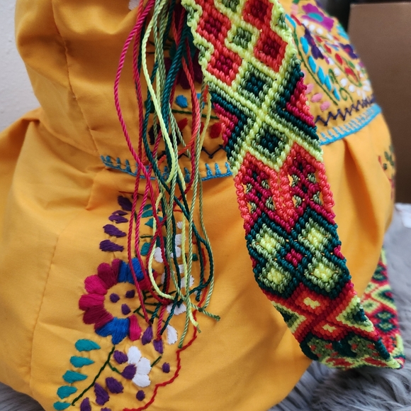 Yellow embriodered Mexican purse - Picture 4 of 7